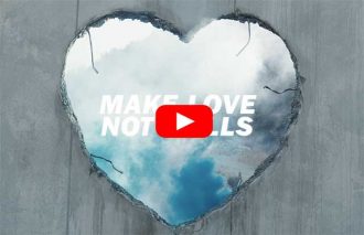 【DIESEL】「MAKE LOVE NOT WALLS（壁を築くのではなく、愛を育もう）」