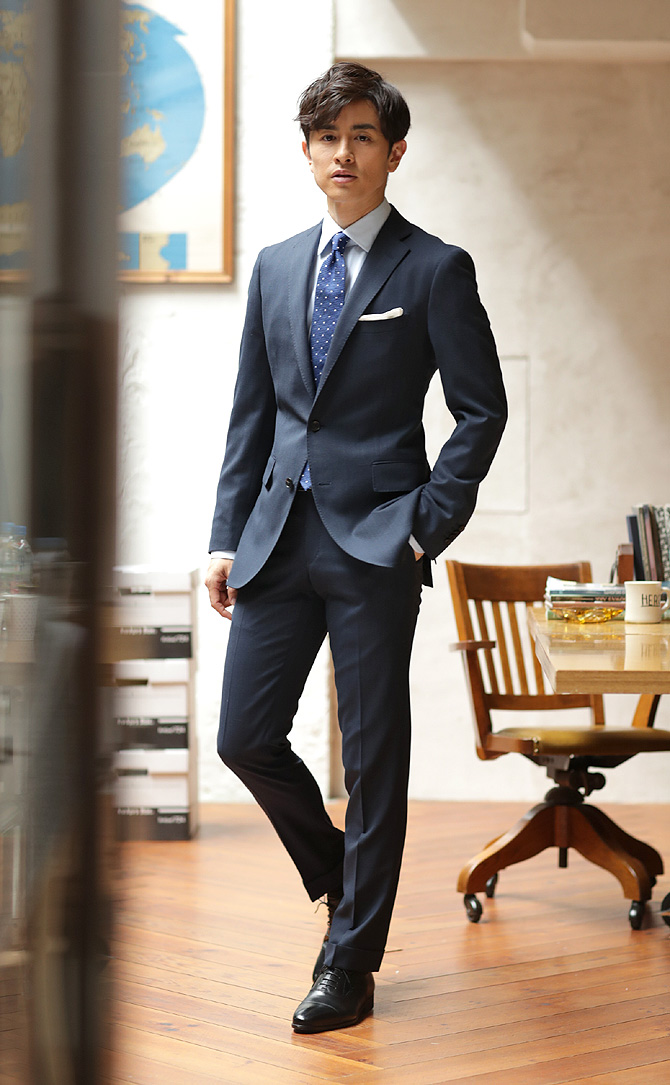 ザ スーツカンパニー でビジネスマン 最強の相棒 を発見 3ピース2パンツスーツ って こんなに使える Men Sjoker Premium メンズファッション雑誌