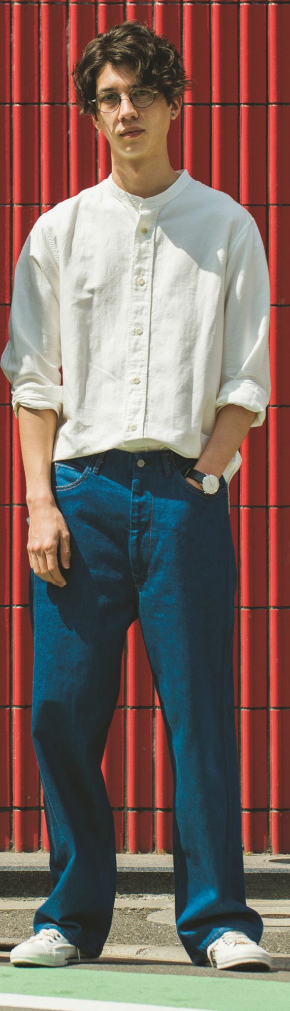 30代に人気のコーデ5位は ゆったりシルエットが鍵のシャツコーデ Men Sjoker Premium メンズファッション雑誌