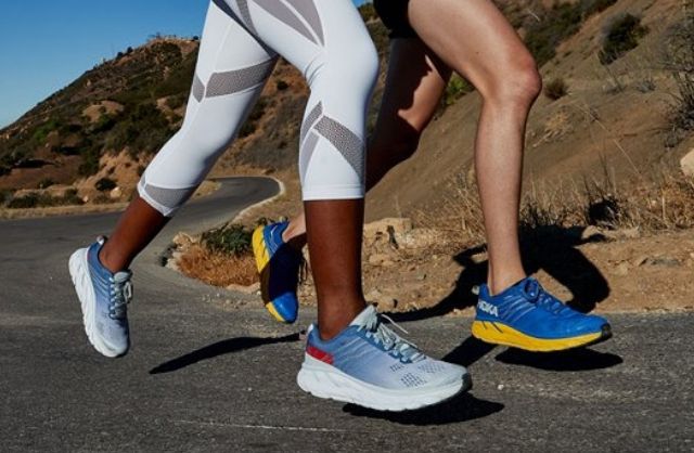 HOKA ONE ONE＞ のフィット感を強化したシームレスデザインの新